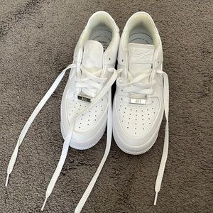 Nike AF1 sage low white